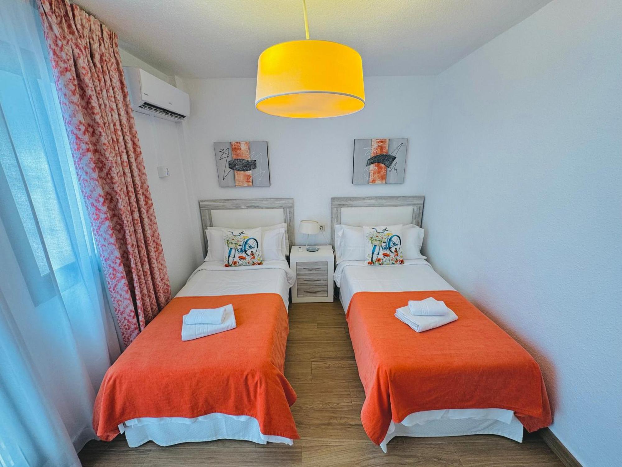 Pueblo Evita Premium Suites ベナルマデナ エクステリア 写真