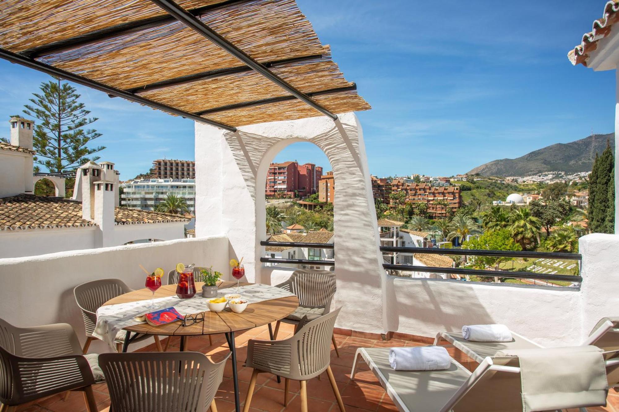 Pueblo Evita Premium Suites ベナルマデナ エクステリア 写真