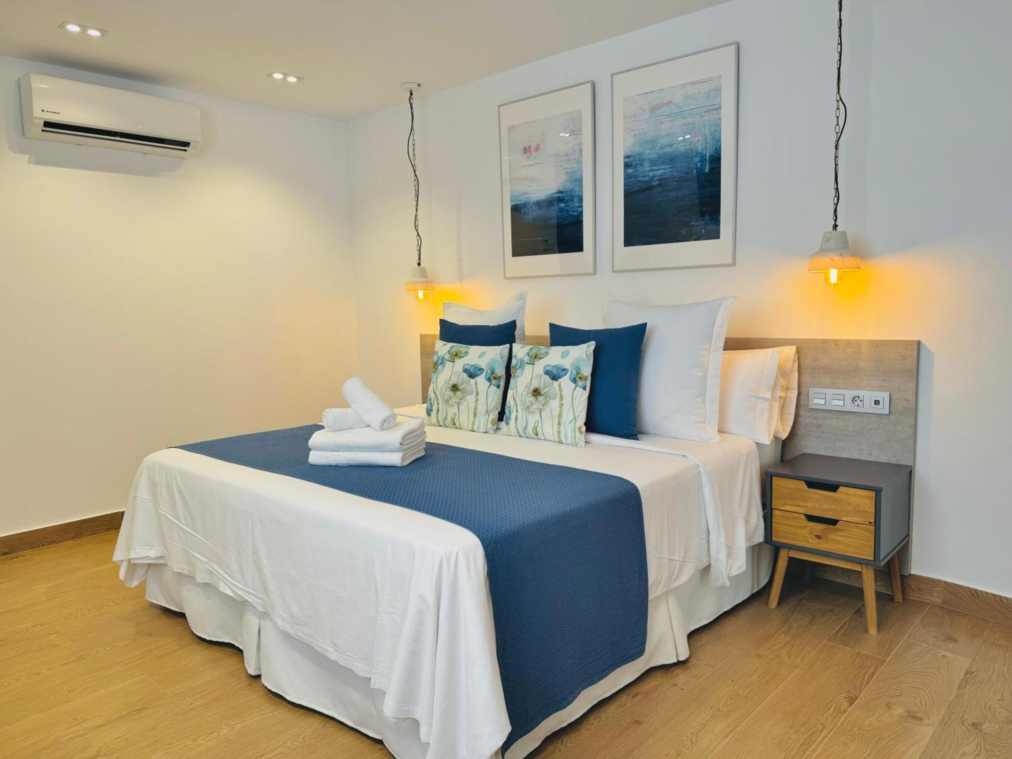 Pueblo Evita Premium Suites ベナルマデナ エクステリア 写真