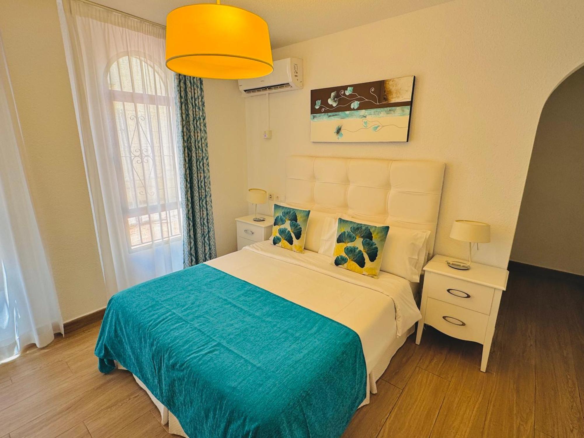 Pueblo Evita Premium Suites ベナルマデナ エクステリア 写真