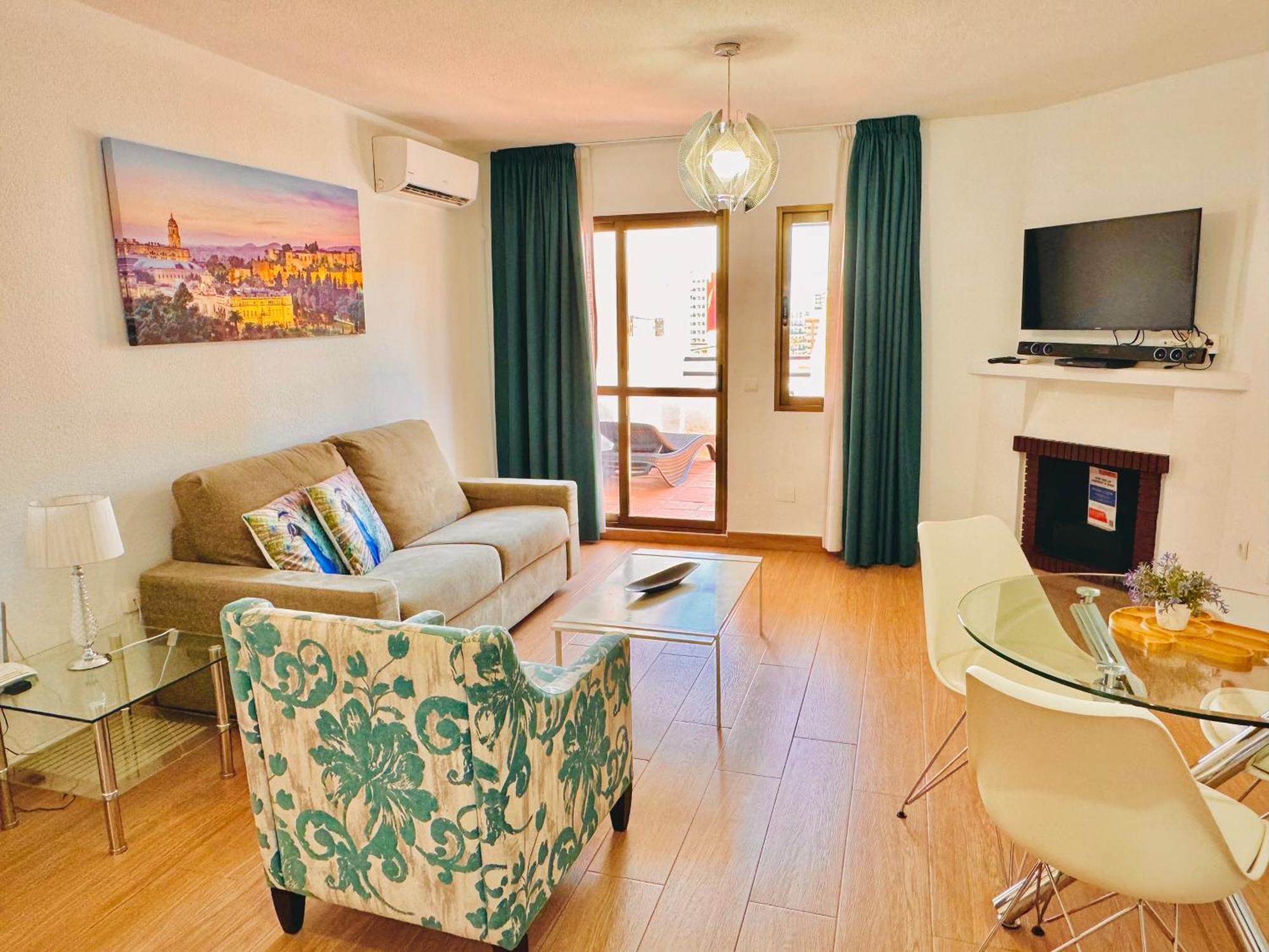 Pueblo Evita Premium Suites ベナルマデナ エクステリア 写真