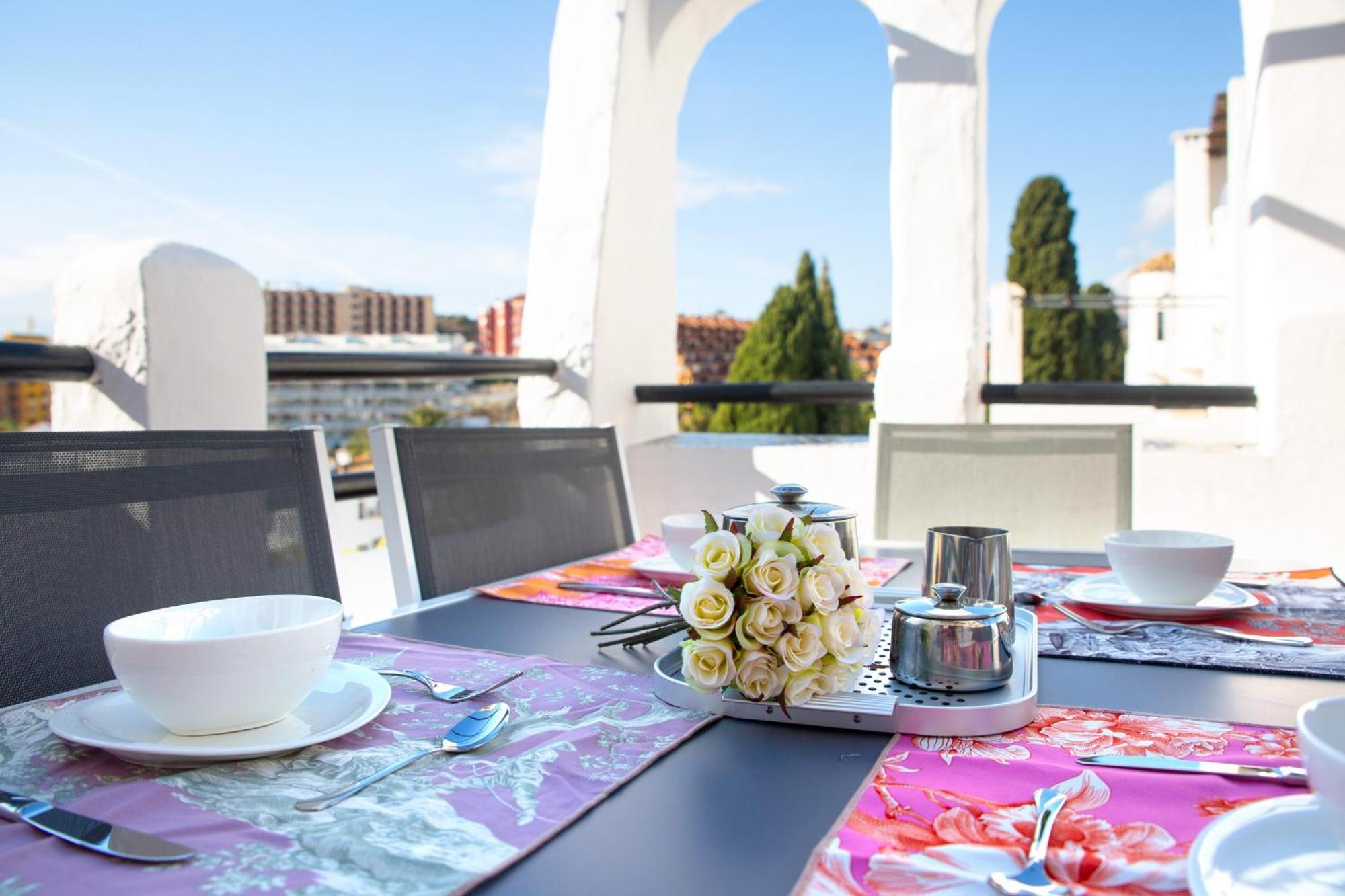 Pueblo Evita Premium Suites ベナルマデナ エクステリア 写真