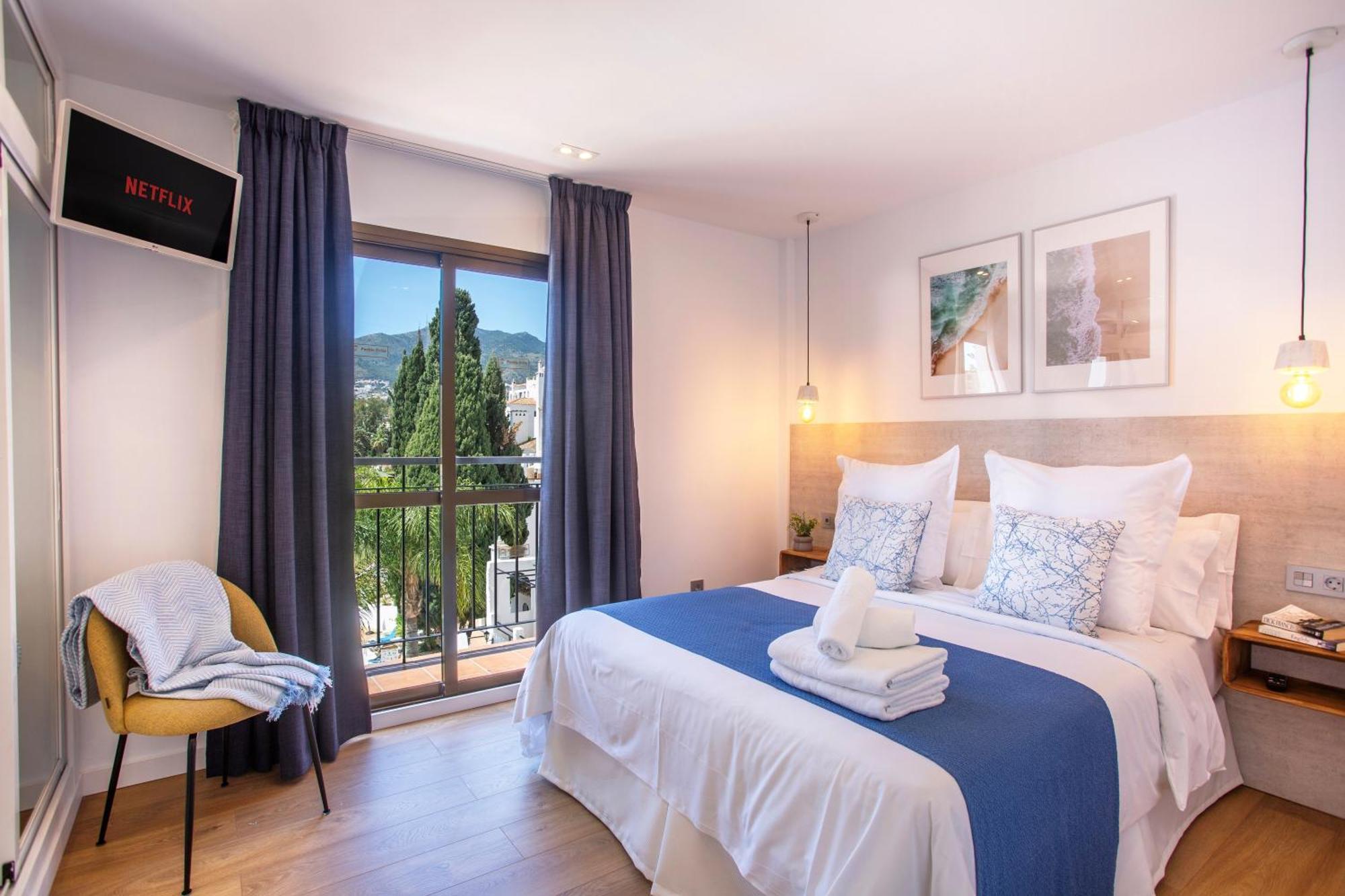 Pueblo Evita Premium Suites ベナルマデナ エクステリア 写真