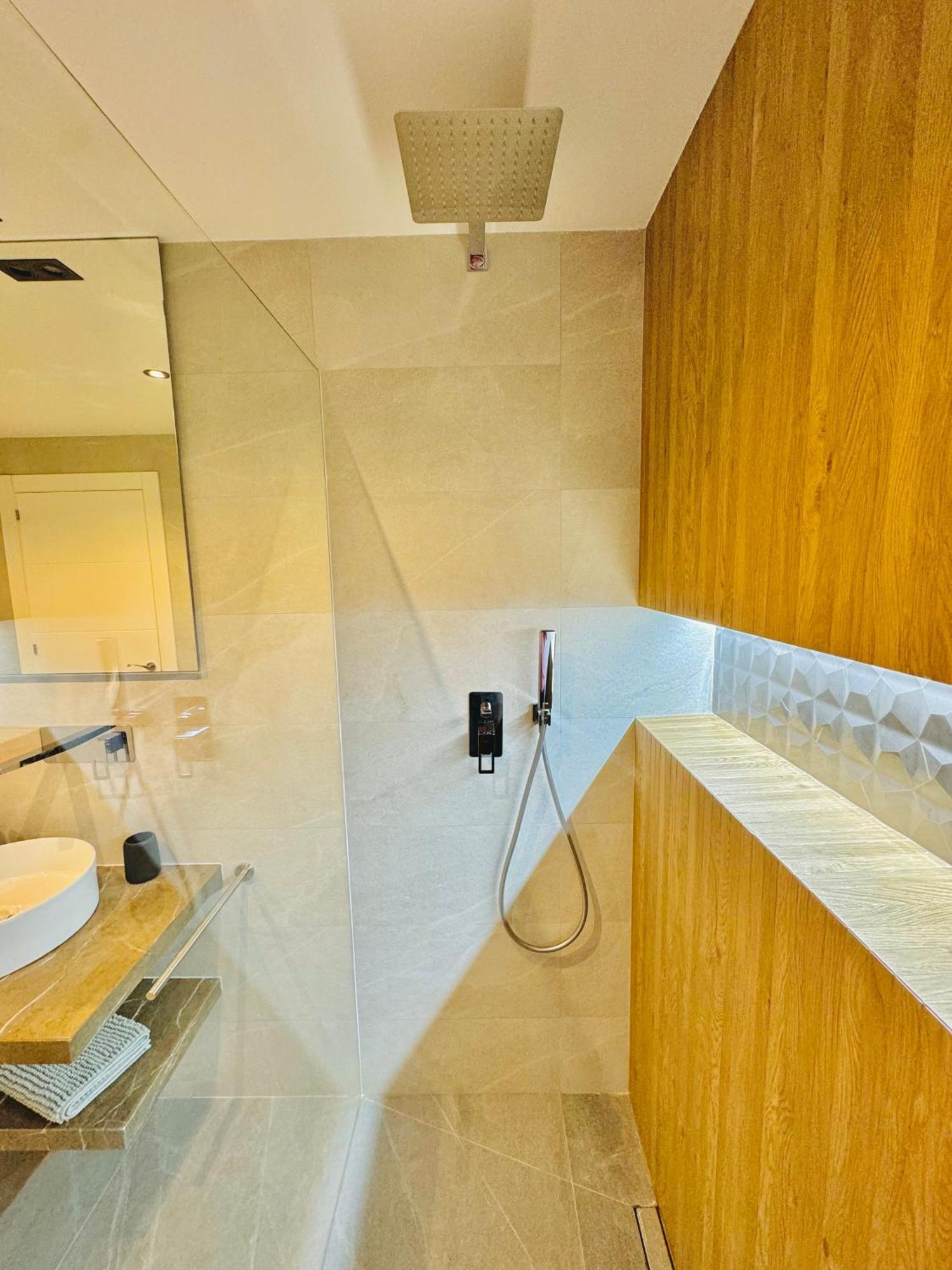 Pueblo Evita Premium Suites ベナルマデナ エクステリア 写真
