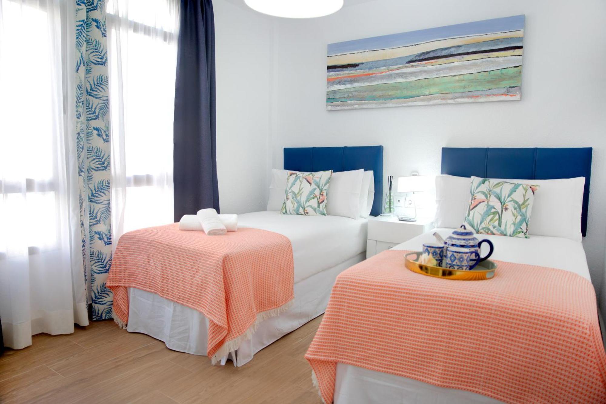 Pueblo Evita Premium Suites ベナルマデナ エクステリア 写真
