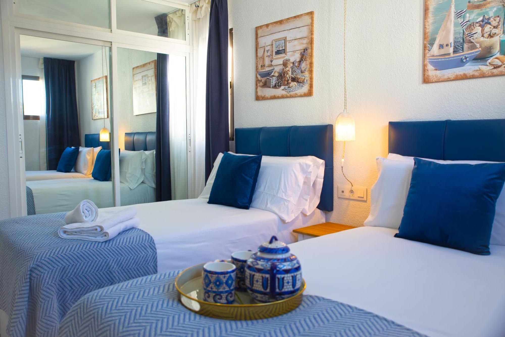 Pueblo Evita Premium Suites ベナルマデナ エクステリア 写真