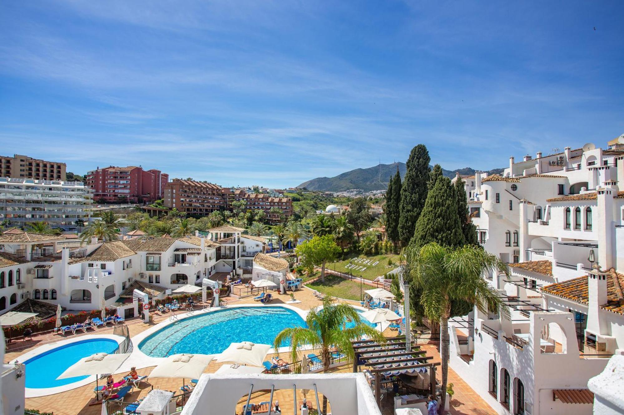Pueblo Evita Premium Suites ベナルマデナ エクステリア 写真